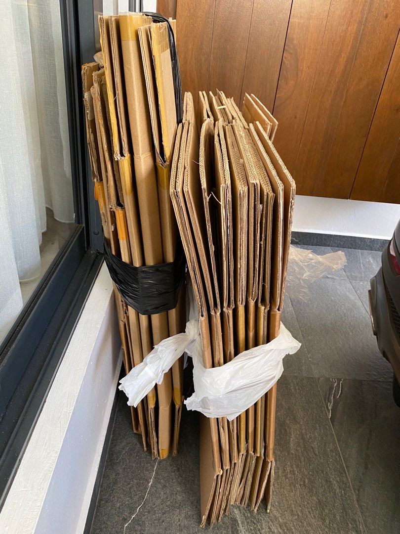 Used carton boxes (selling both bundle together), Furniture & Home