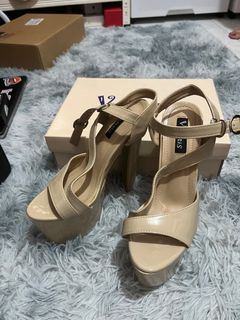 Venus Heels (Beige) (Brandnew)