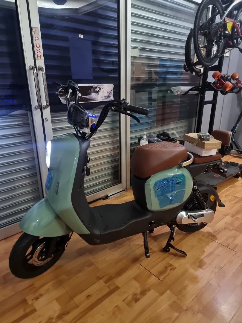 electric vespa scooter for kids