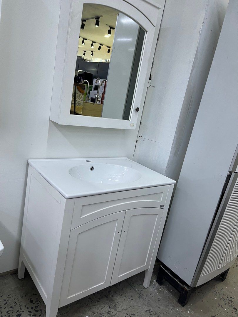 White Mirrored Bathroom atelieryuwa.ciao.jp