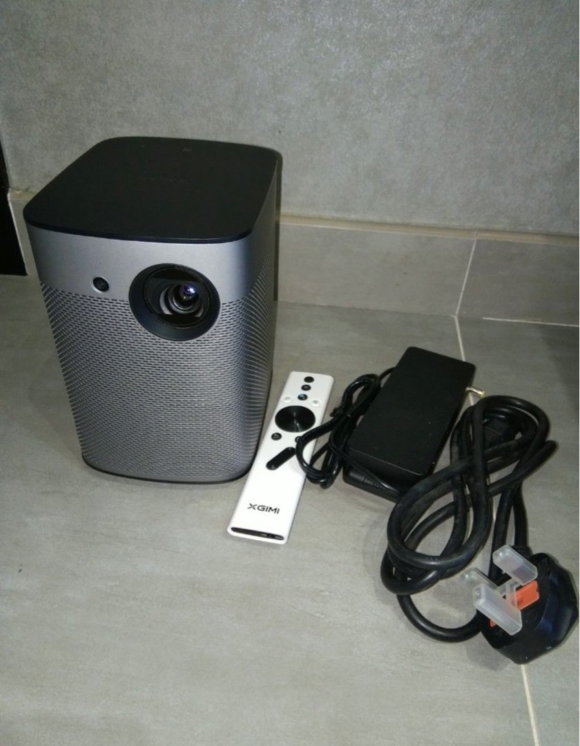 Xgimi HALO projector, 家庭電器, 電視& 其他娛樂, 投影機- Carousell