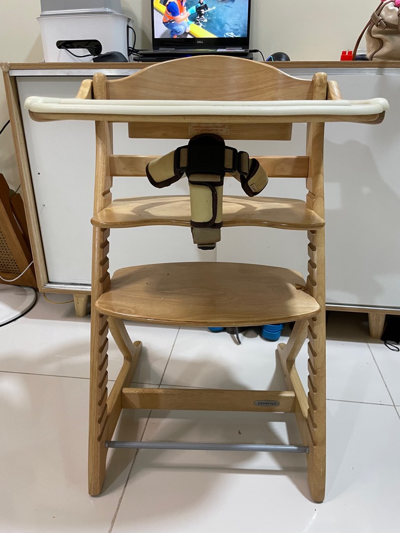 Yamatoya Sukusuku Wooden Baby High Chair, Babies & Kids, Nursing