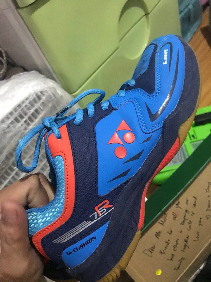 yonex badminton shoes flipkart