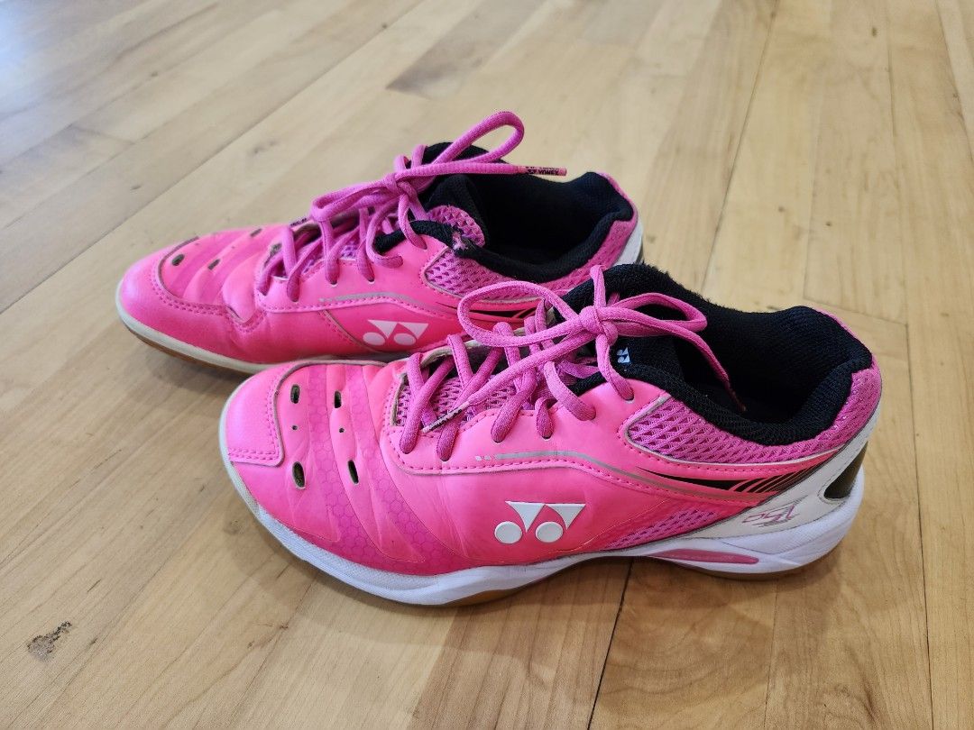 Badminton on sale shoes ladies