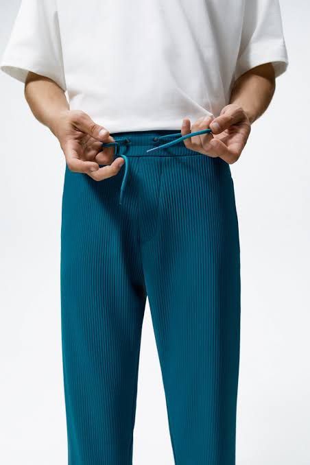 Slim-fit cotton pleated trousers - Man | Mango Man Papua New Guinea