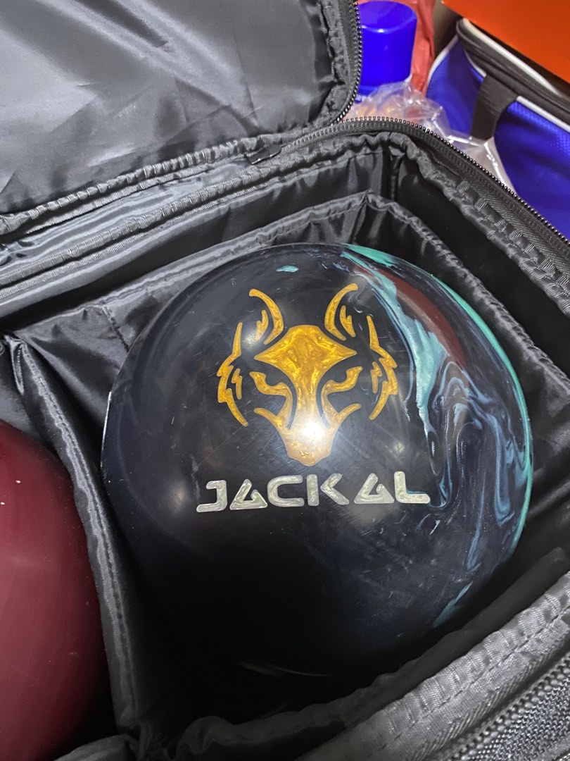 15lbs jackal mythic motiv bowling ball, Sports Equipment, Sports