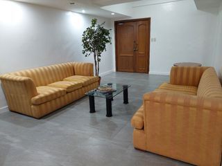 2pcs COUCH set with Coffee Table