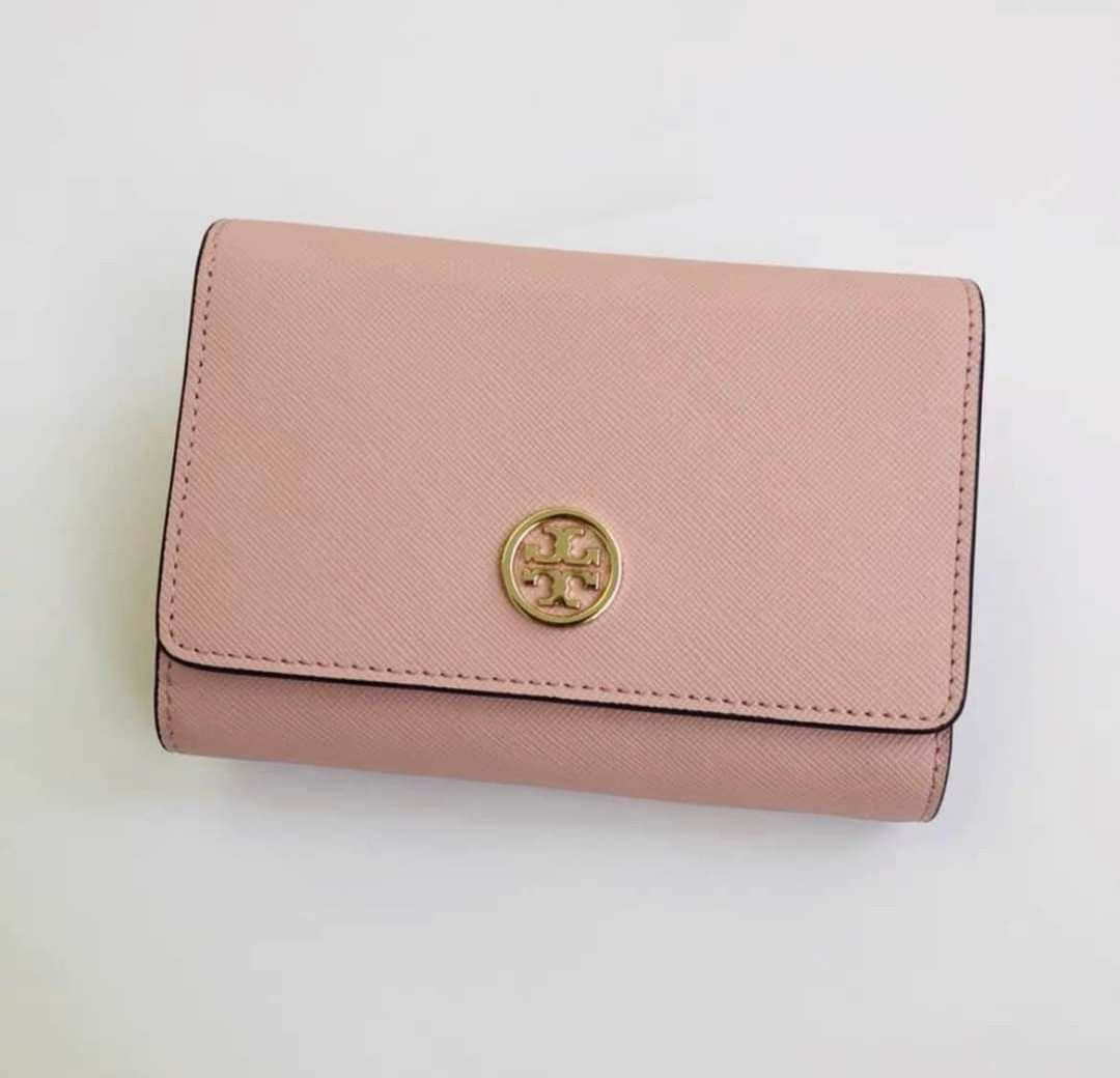 🇺🇲 Authentic Tory Burch Wallet (Category: Luxury Bags & Wallets) located in Santa Cruz. Submitted by janelovebagswatchesshoesph (Listing ID 1217734157, Image 2). Description: .