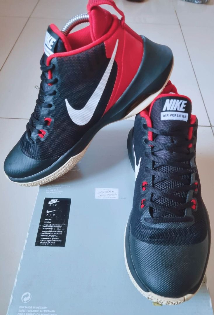 Nike air deals versatile red