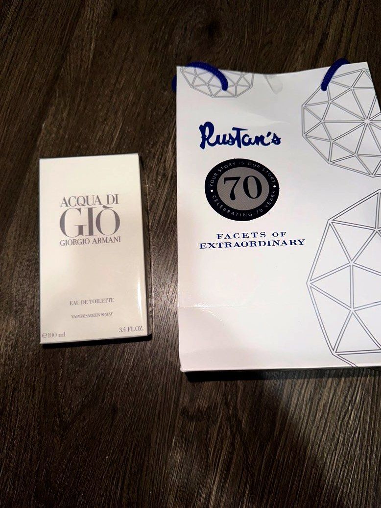 ACQUA DI GIO GIORGIO ARMANI 100ml (Category: Fragrance & Deodorants) located in Paranaque City. Submitted by captainkeno77 (Listing ID 1217658693, Image 2). Description: Giorgio Armani Acqua Di Gio 100ml Selling this 15% Off its SRP RFS: Need | Cash Got this as a gift yesterday from Muntinlupa, Alabang Town Center, Rustan’s Shop. Inclusions: No Receipt, but Box and Bag included! MOP: Gcash or Grabpay MOD: Grab or Lalamove (Free Shipping if fare i