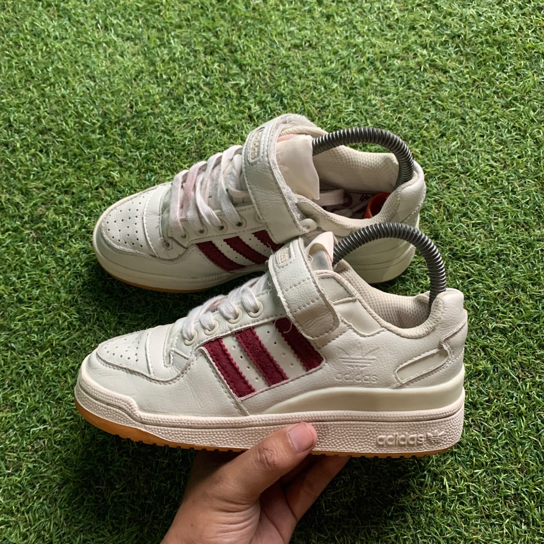 Adidas Forum Low, Fesyen Wanita, Sepatu di Carousell