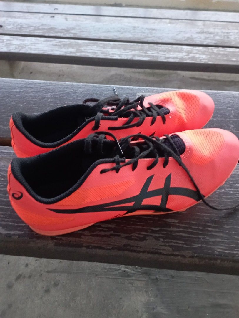 asics md spikes