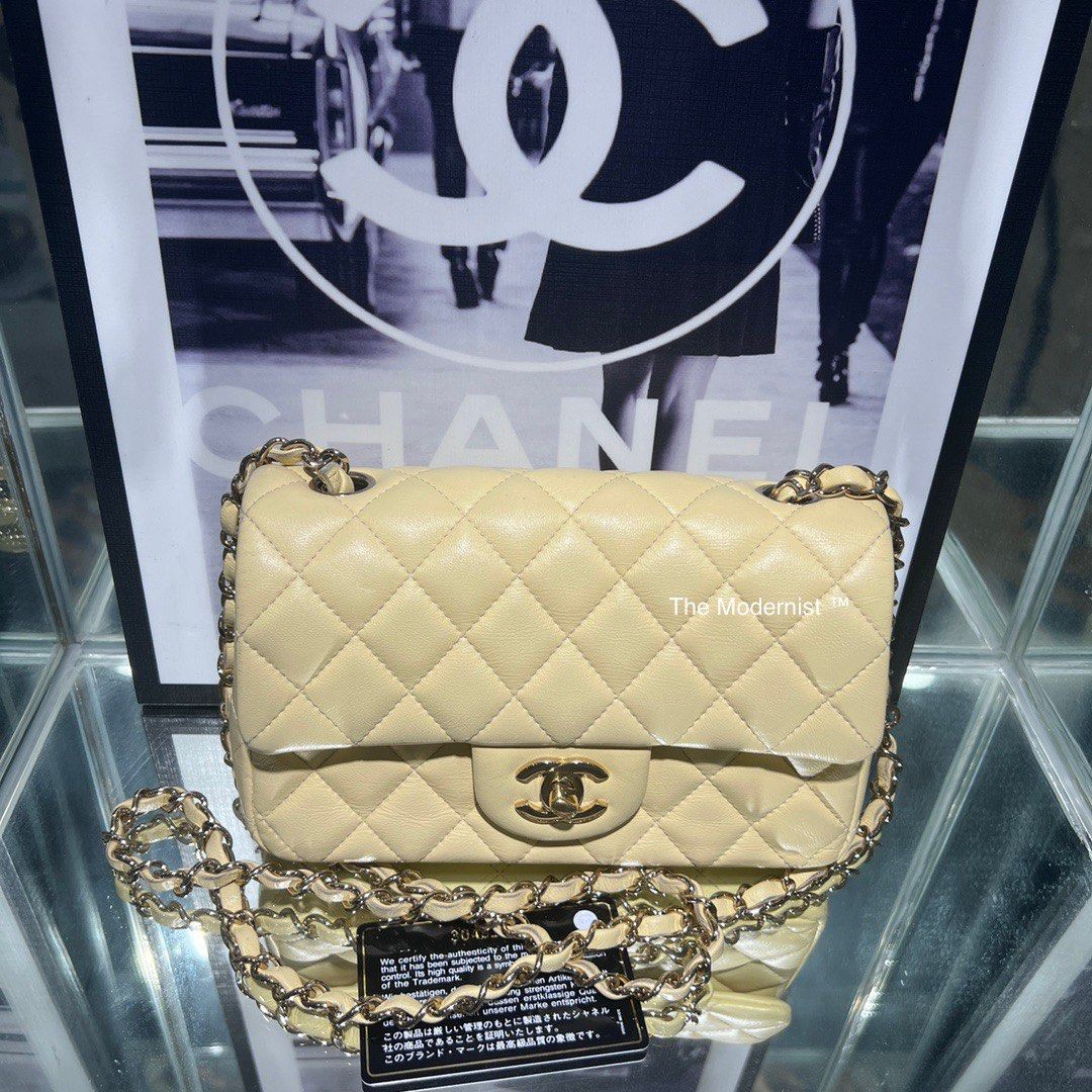 Mua CHANEL Womens PreLoved Yellow Half Flap Mini Bag trên Amazon Mỹ chính  hãng 2023  Giaonhan247