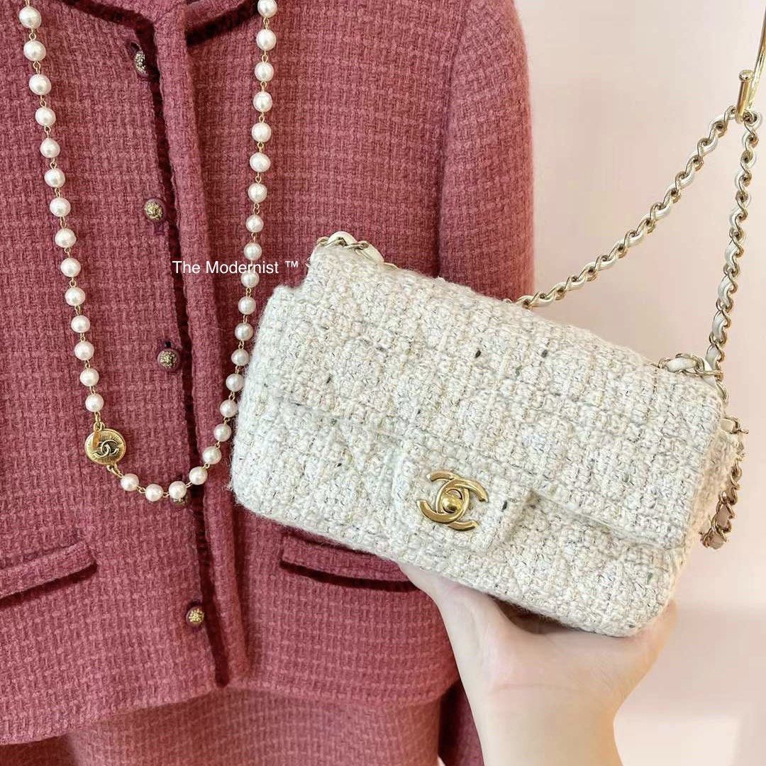 Authentic Chanel Mini Flap Bag White Tweed with Gold Hardware, Luxury, Bags  & Wallets on Carousell