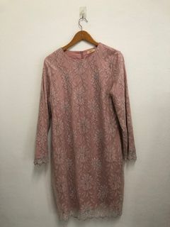 (Category: ) located in . Submitted by bellethriftstore (Listing ID 1217652335, Image 1). Description: .