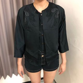 Blazer Hitam Satin