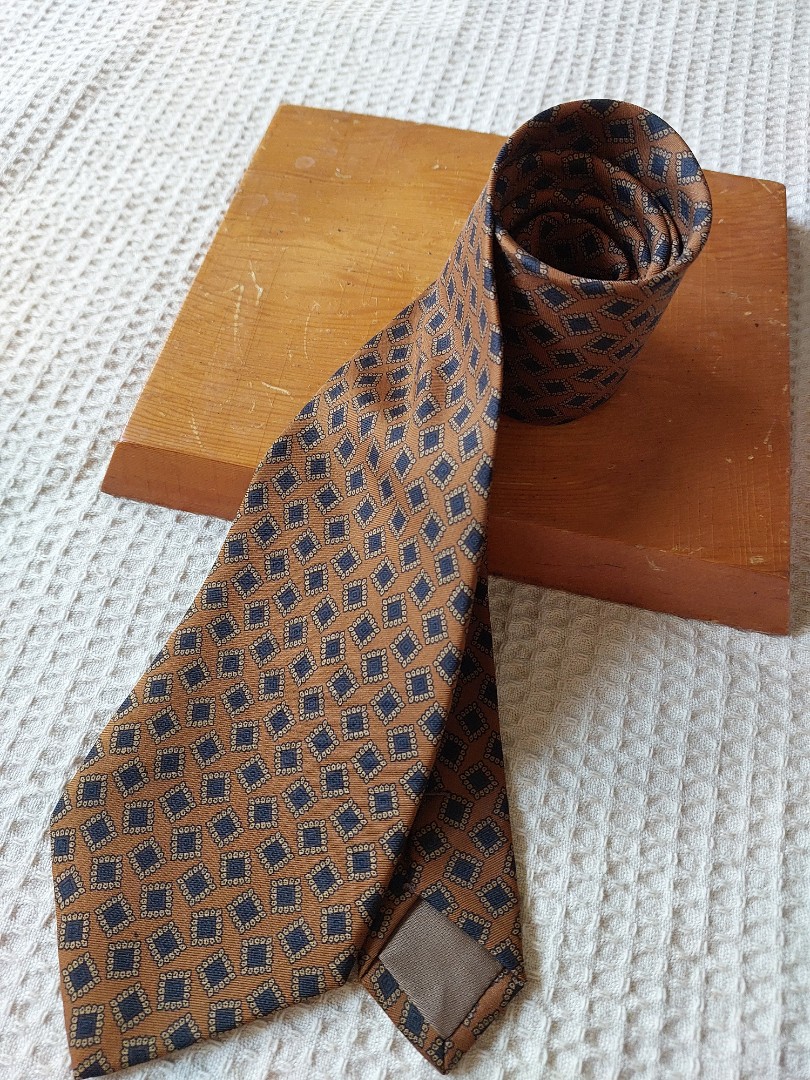 Burberry Silk Tie, Luxury, Accessories on Carousell