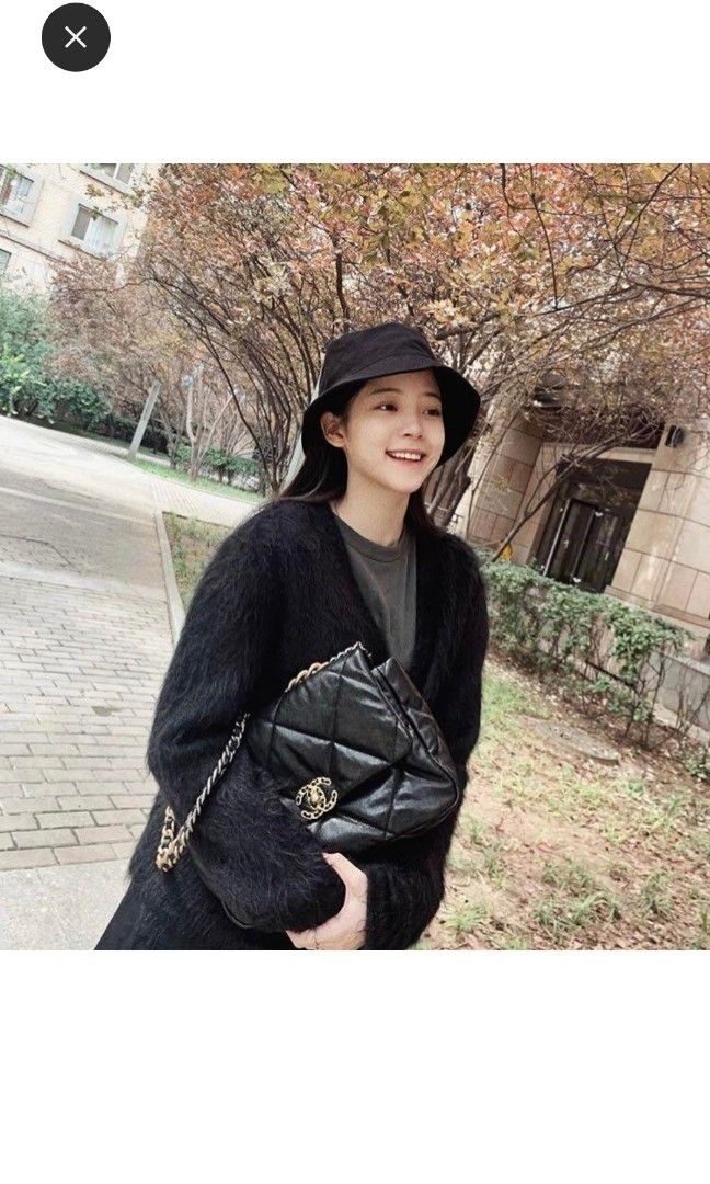 Chanel 19 bag jennie best sale