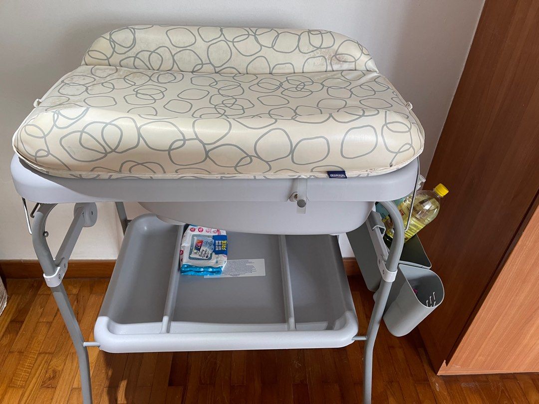 Chicco changing table cum bath tub, Babies & Kids, Baby Nursery & Kids
