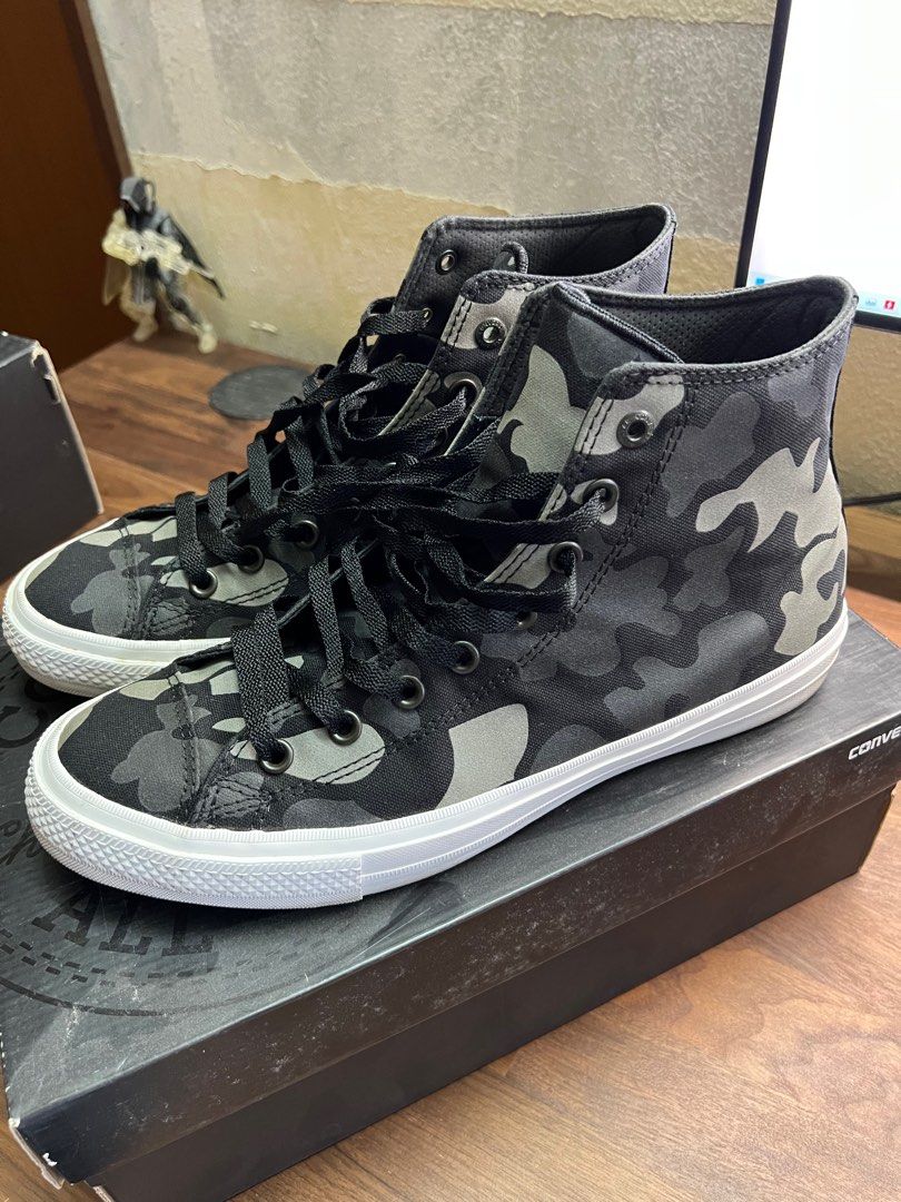Converse 2 reflective store