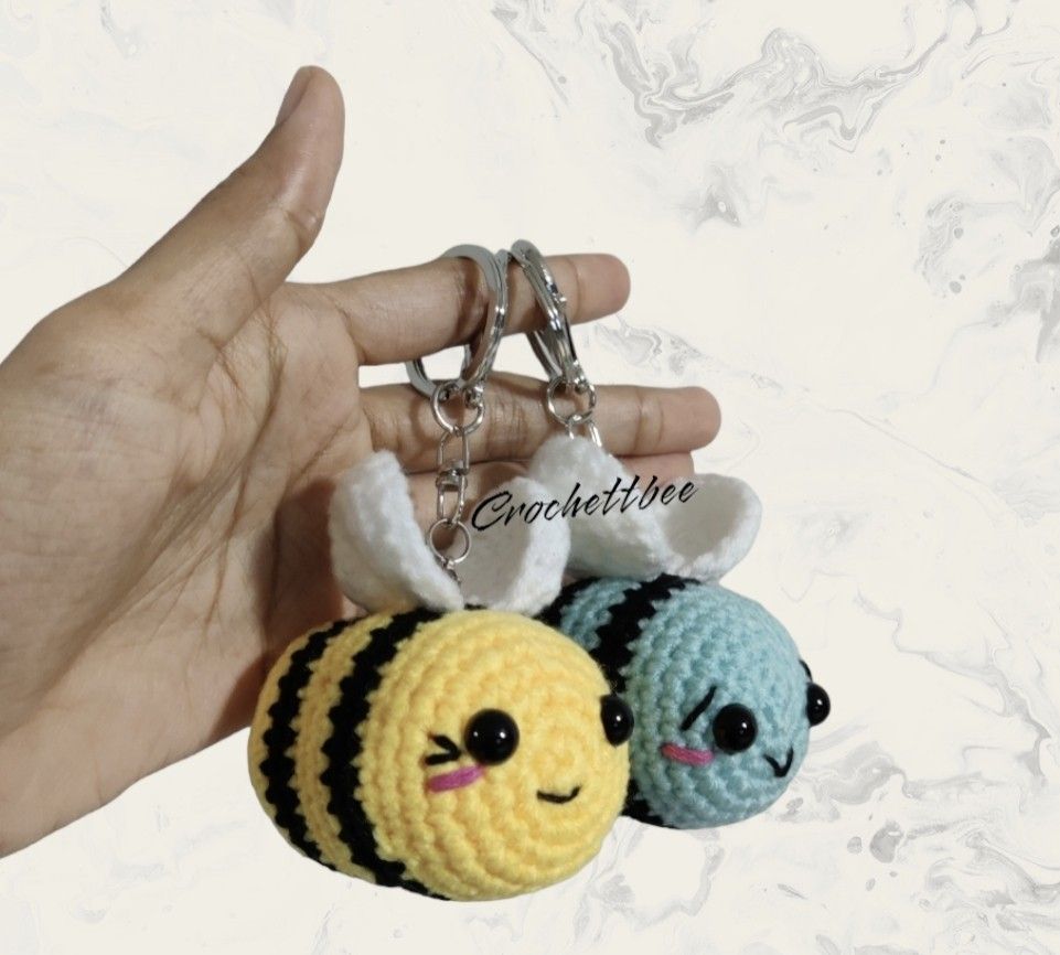 Crochet Bee Keychain, Hobbies & Toys, Stationery & Craft, Handmade