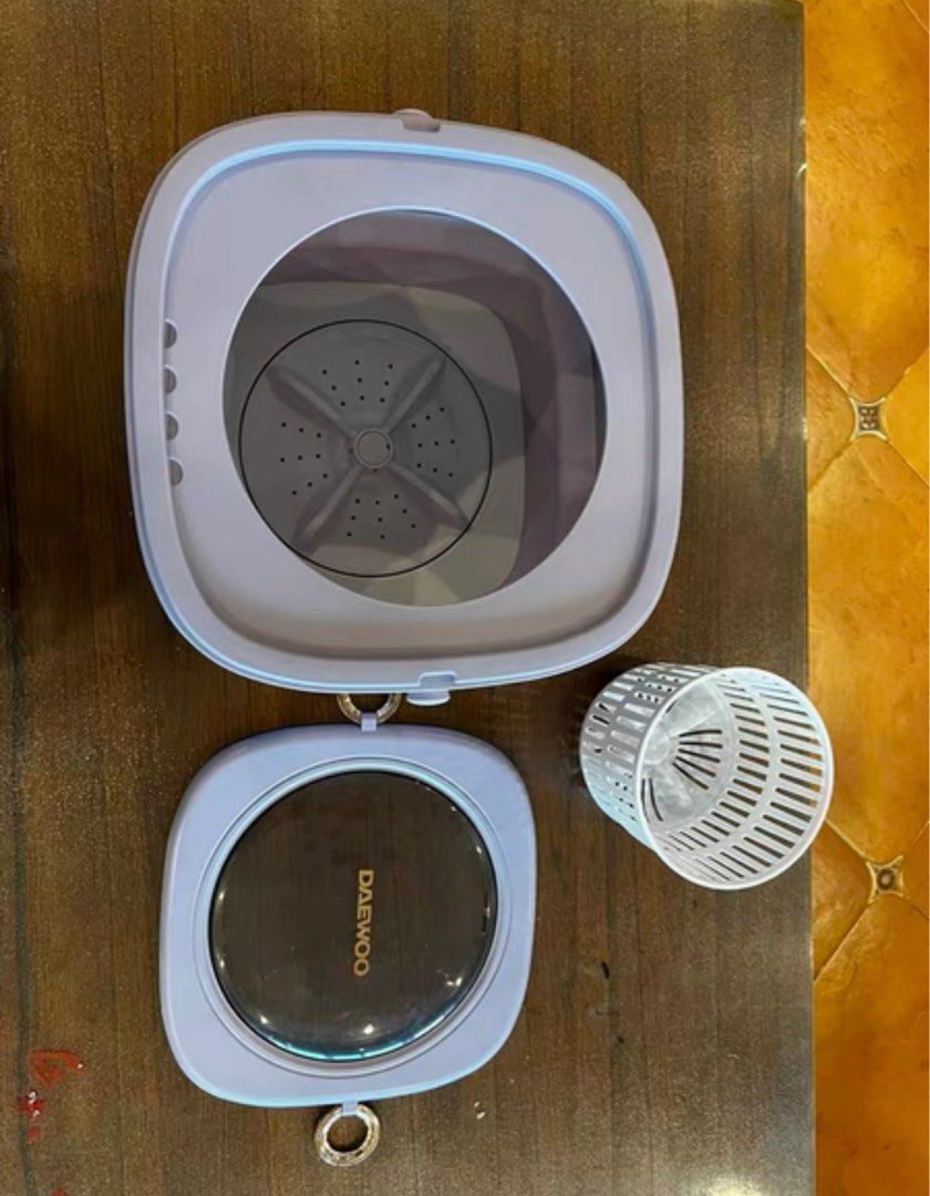 Daewoo mini folding washing machine, TV & Home Appliances, Washing