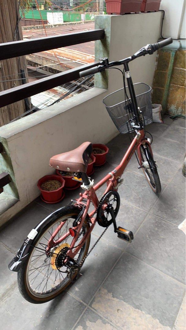 Dahon Foldable Bike (Category: Bicycles) located in Pasay City. Submitted by reen0502 (Listing ID 1217715391, Image 1). Description: Japanese original folding bike!!! Fresh! Seldom used! Specs: Multi speed Shimano SIS Adjustable seat Size 16 wheel set 100% Alloy Two-fold type Price is negotiable.
