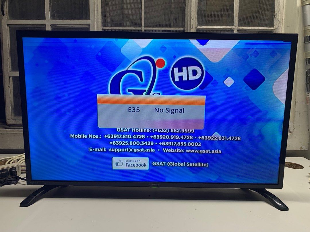 Defective (Screen) Sharp Aquos Basic TV 32" Screen Problem, TV & Home