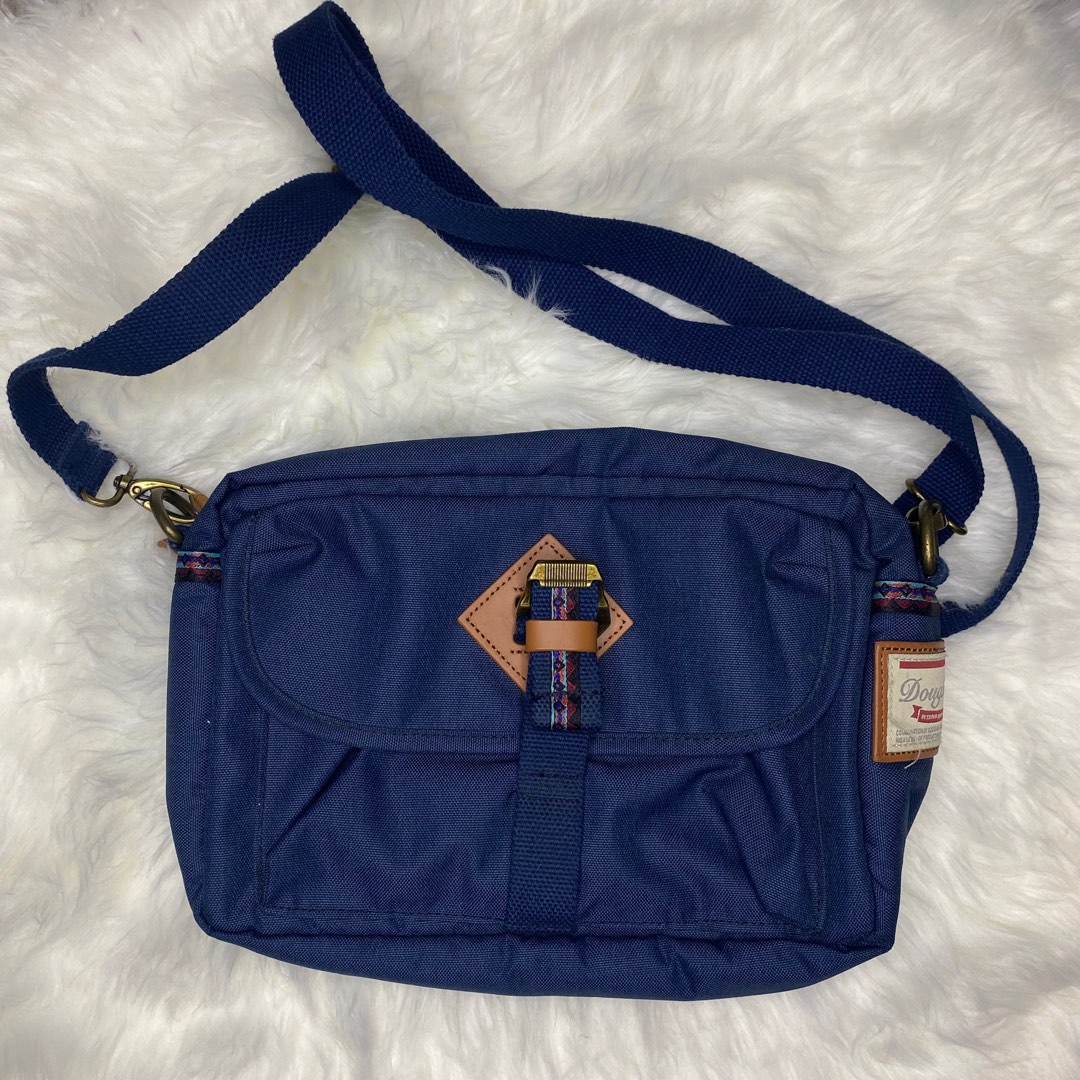 Doughnut sling bag top