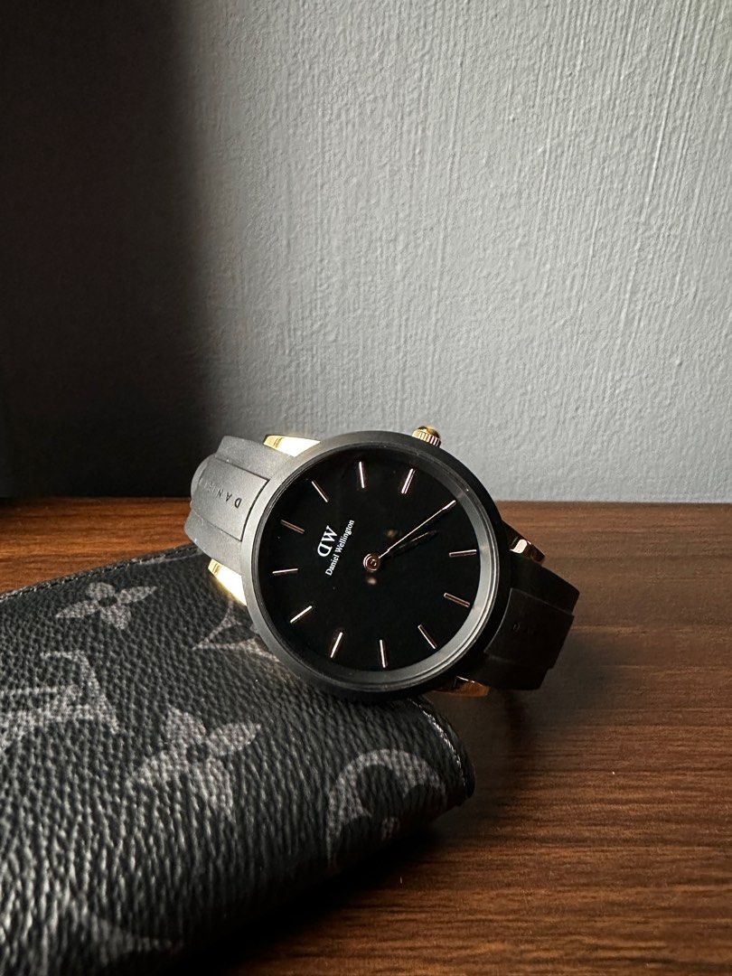 DW Daniel Wellington Iconic Motion Watch 40mm Black Rose gold