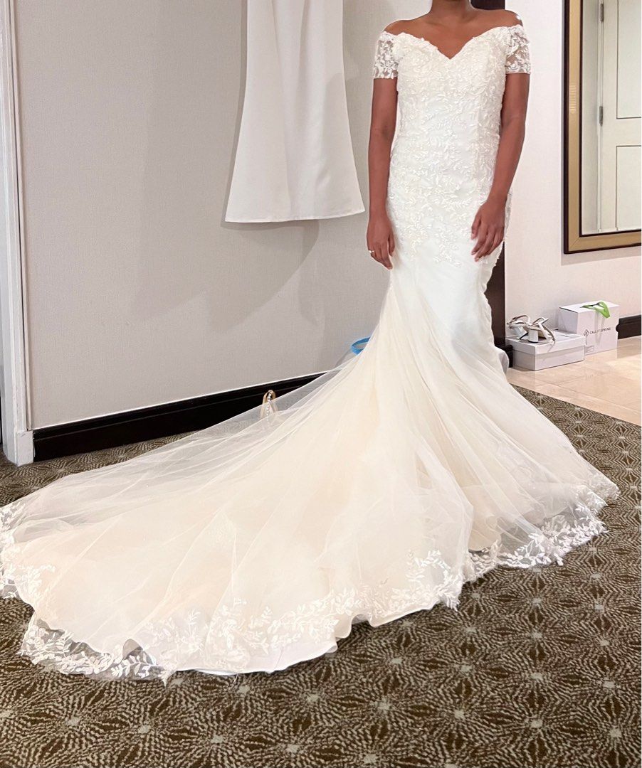 White by vera wang discount lace and beads wedding dress