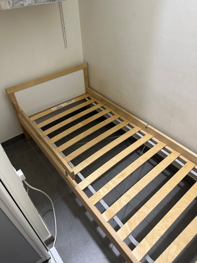 Ikea sniglar bed mattress top size