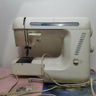 Japan Surplus Sewing Machine plus freebies