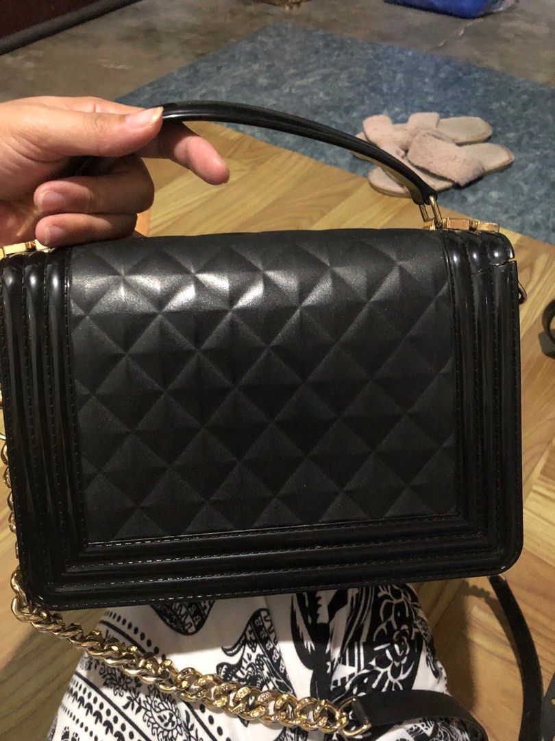 The Hong Kong tide brand jelly TOYBOY is a fashionable handbag spoof Chanel  jelly bag. In general, luxury bags are out of reach for most of women, but  JELLY …