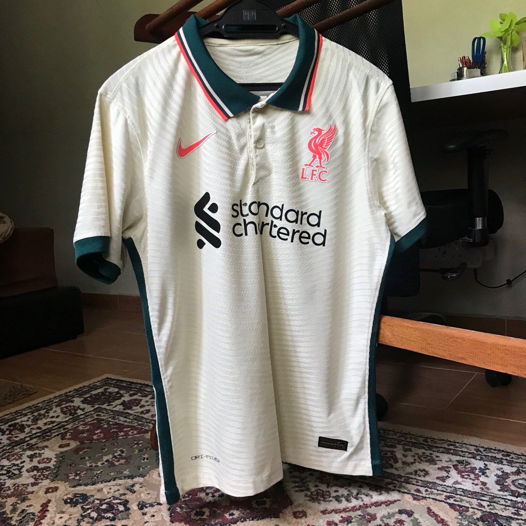 Liverpool Adidas Jersey Kit 2XL Authentic, Men's Fashion, Activewear on  Carousell