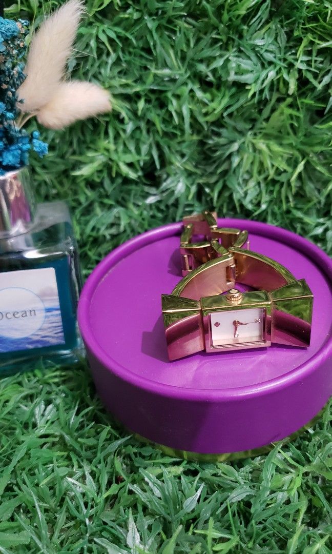 Kate Spade Carlyle Bow Rose Gold (Category: Women's Watches) located in General Natividad. Submitted by jherzhy (Listing ID 1217733045, Image 3). Description: Mother pearl dial rosegold 17-17.5 cm wrist size in good condition w/box.