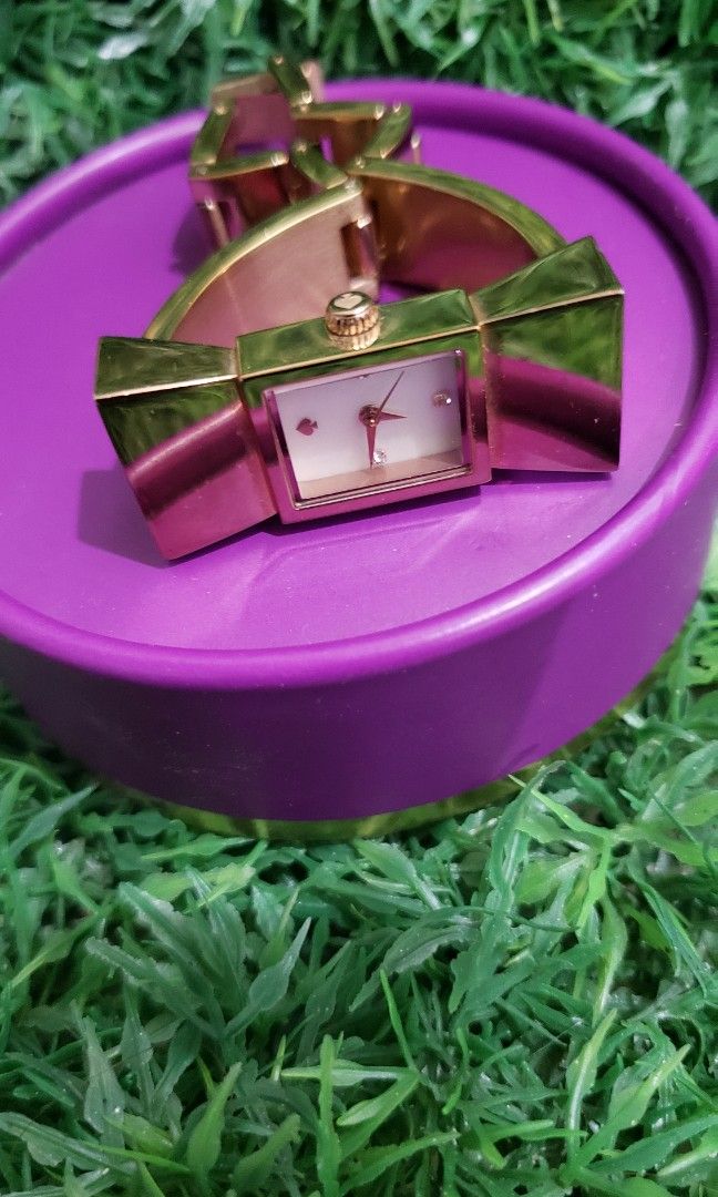 Kate Spade Carlyle Bow Rose Gold (Category: Women's Watches) located in General Natividad. Submitted by jherzhy (Listing ID 1217733045, Image 2). Description: Mother pearl dial rosegold 17-17.5 cm wrist size in good condition w/box.
