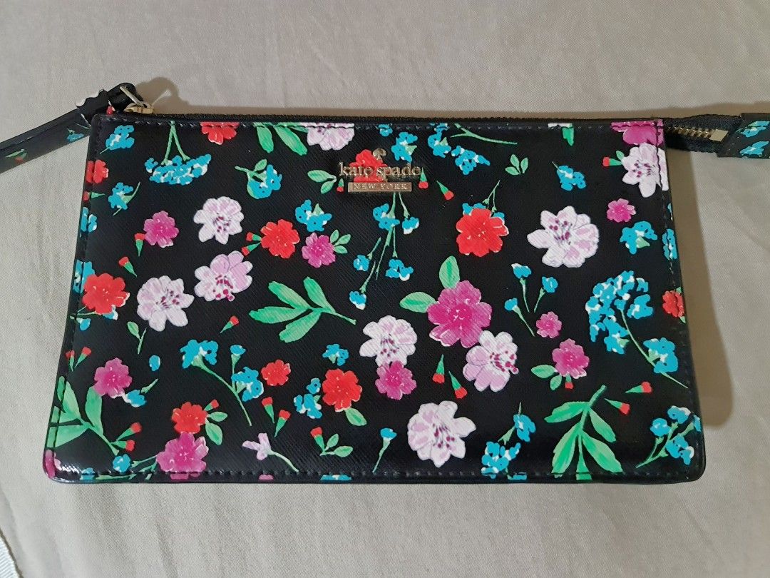 Kate spade cameron 2024 street leila wristlet
