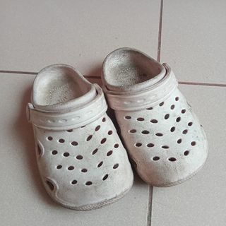 Lc waikiki sandal crocs size 25
