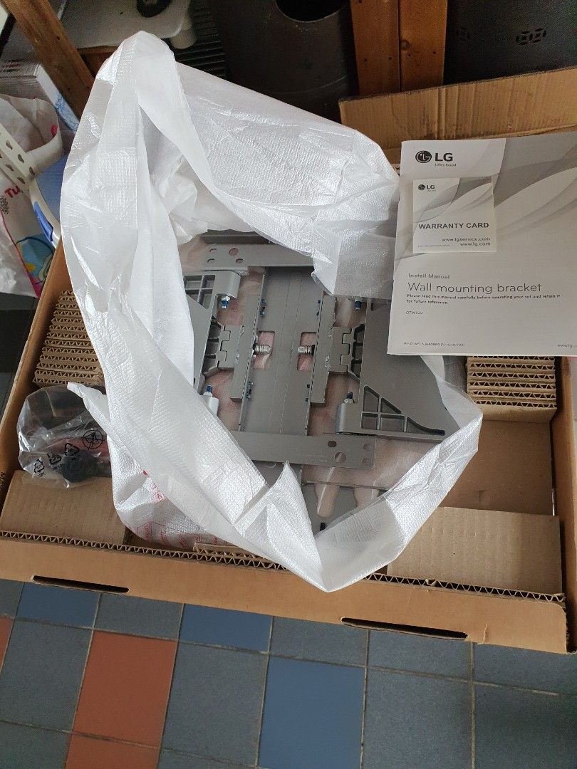 LG OTW150 EasySlim Wall Mount Bracket, TV & Home Appliances, TV