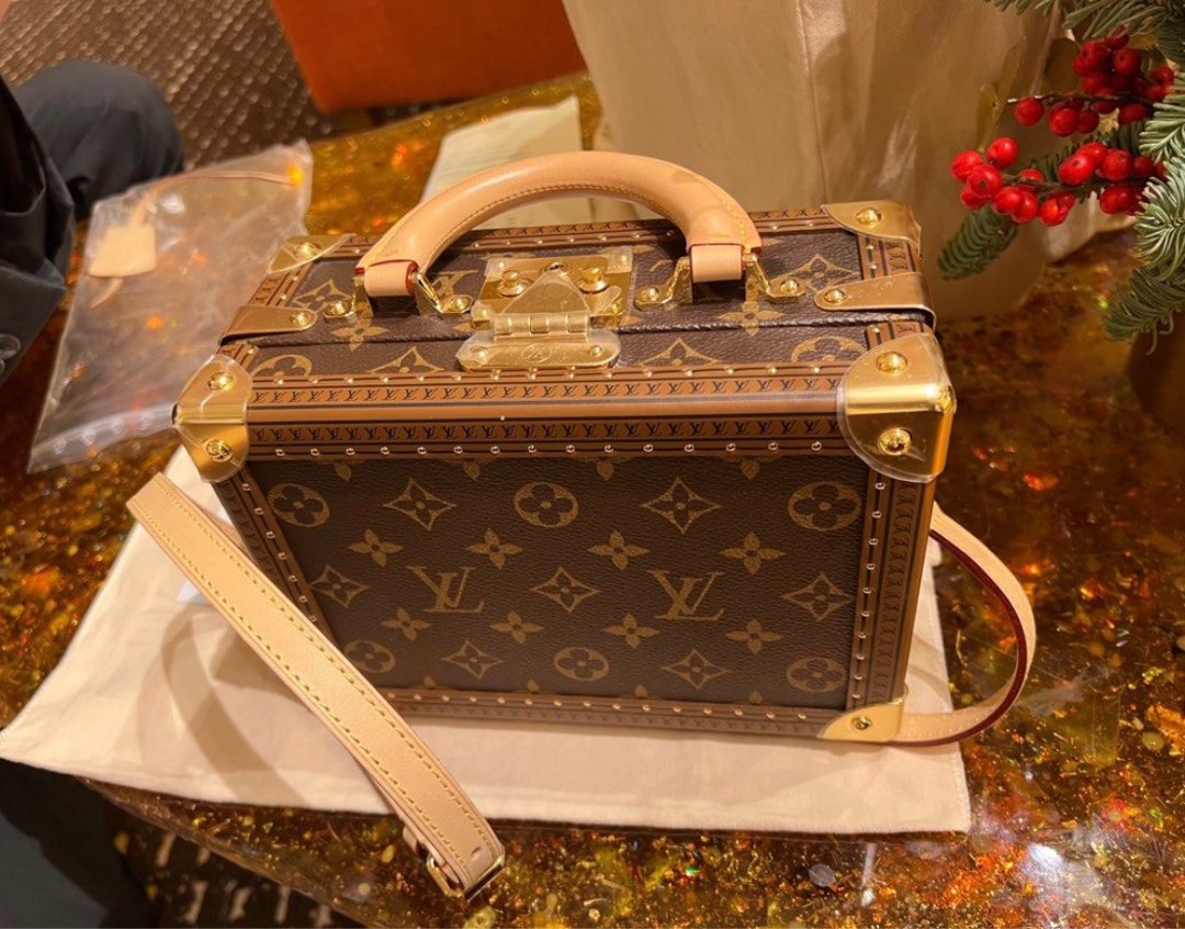 Shop Louis Vuitton Petite valise (M20468) by LESSISMORE☆
