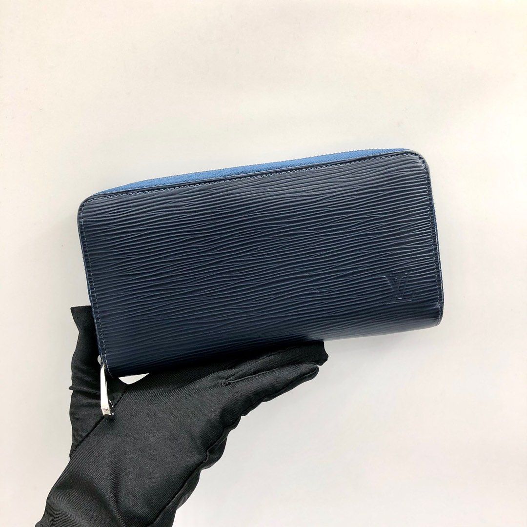 Authentic LV Men's key/coin pouch and card holder , Men's Fashion, Watches  & Accessories, Wallets & Card Holders on Carousell