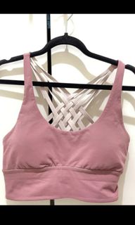 (Category: ) located in . Submitted by wardrobe.clearing (Listing ID 1217646079, Image 1). Description: .