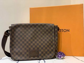 Louis Vuitton Damier Ebene Brooklyn PM Crossbody Messenger Flap Bag 921lv58  at 1stDibs