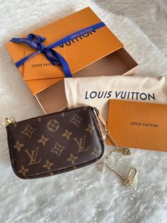 Shop Louis Vuitton Mini Pochette Accessoires (M58009, N58009) by
