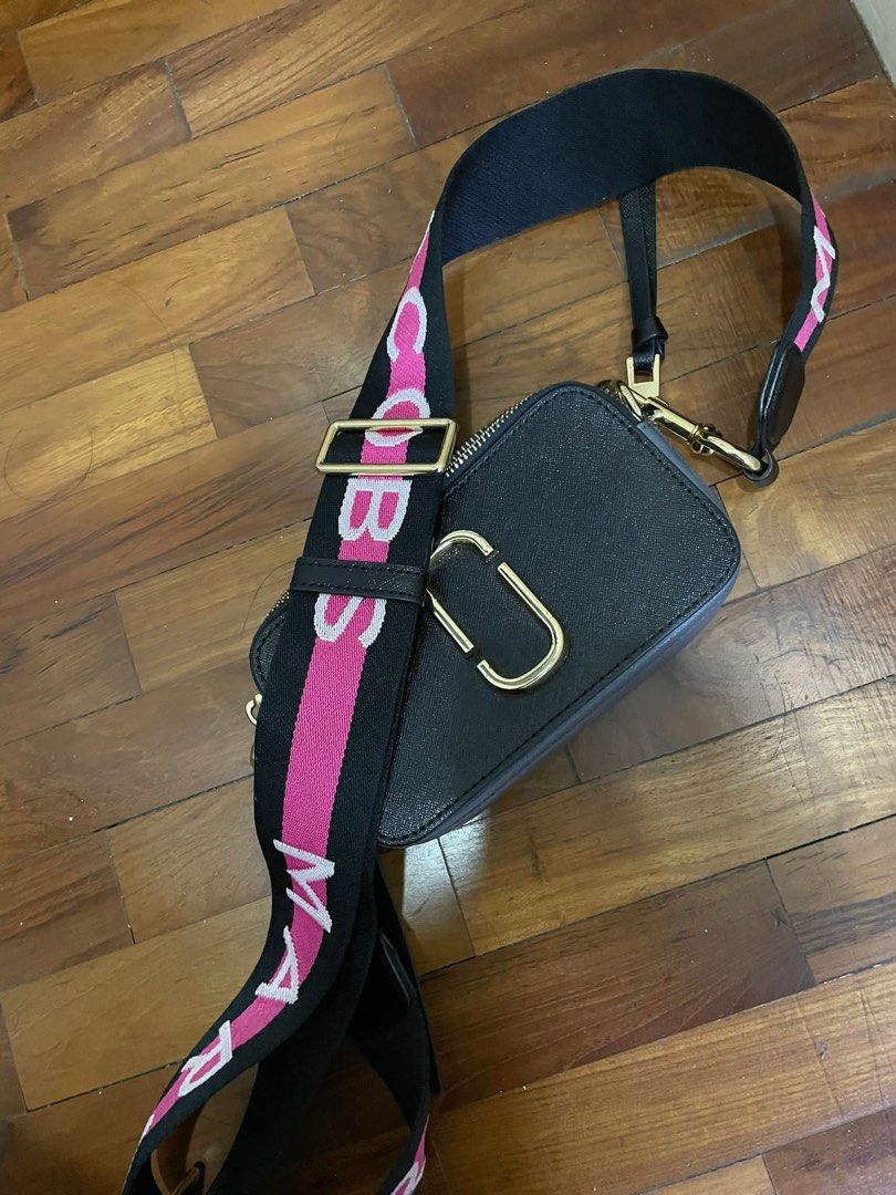 Marc jacobs sales logo strap