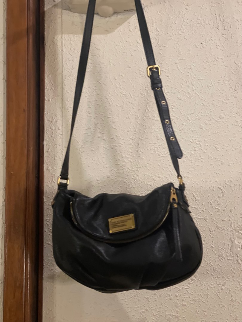 Marc Jacobs sling bag, Women's Fashion, Bags & Wallets, Cross-body Bags ...