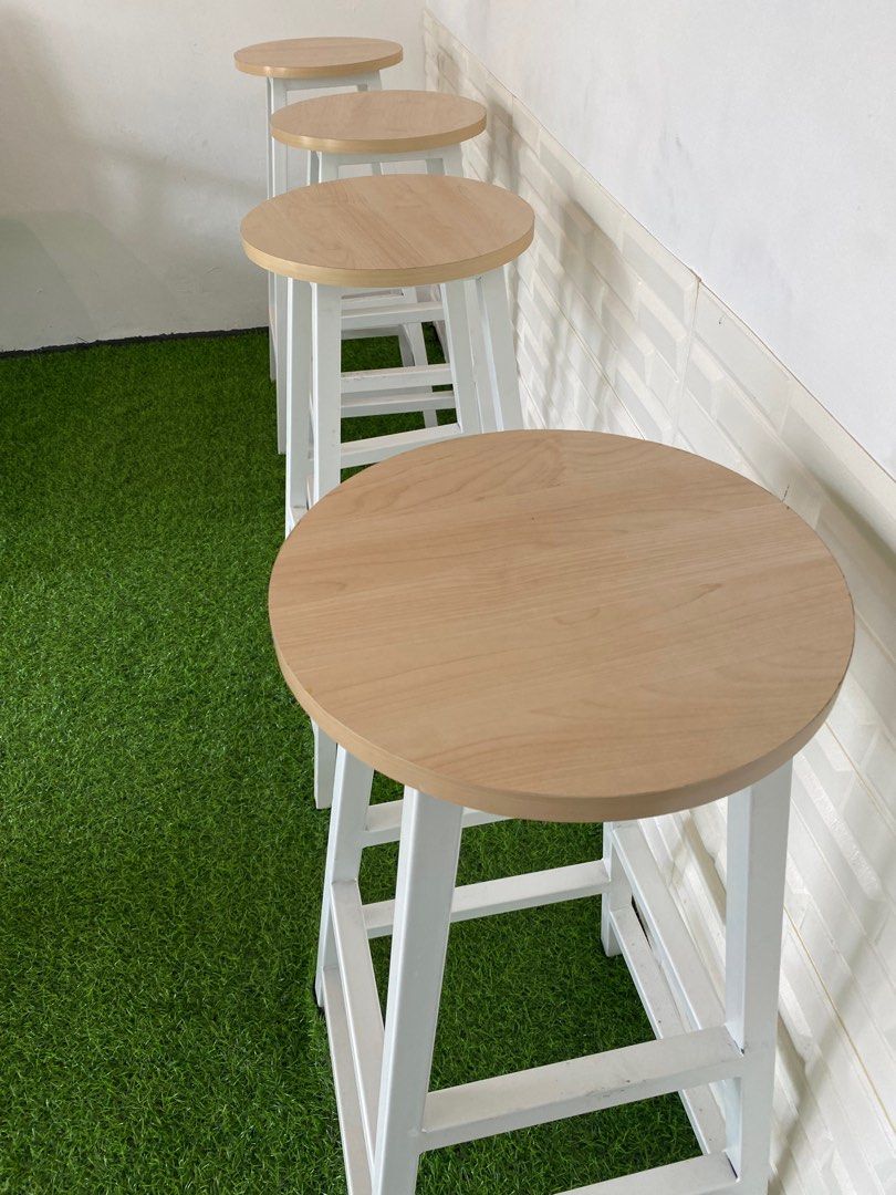 Modern Bar Table With Stools [PLEASE READ DESCRIPTION], Furniture