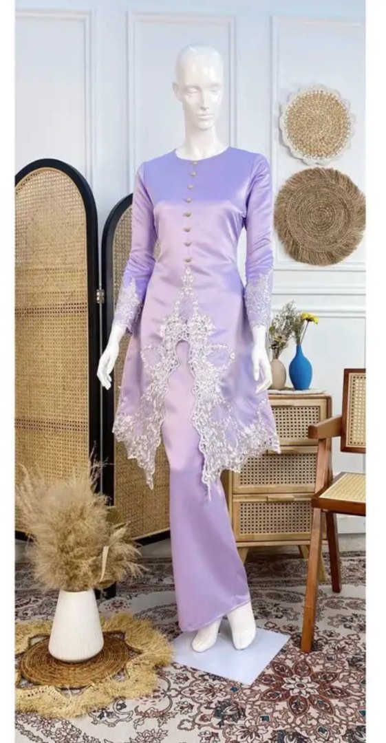 Baju Kurung Kebaya Labuh Lace Satin / Baju Nikah Tunang Raya 2023 ...