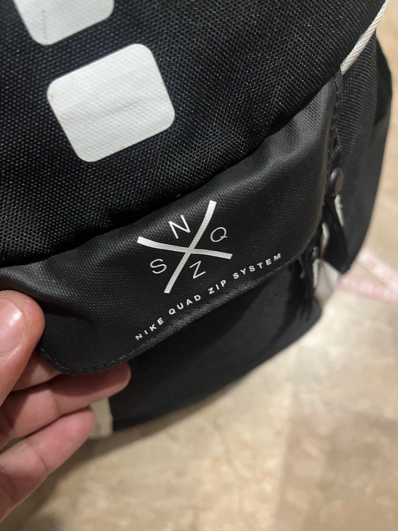 Nike Elite Quad Zip System Hoops Basketball Backpack/Black/White / XL